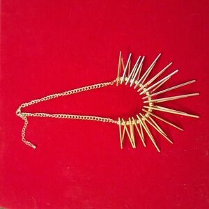 Gold tone Spike necklace 18in. With a 3in. Extender
